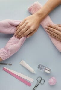 cómo quitarte las uñas acrílicas